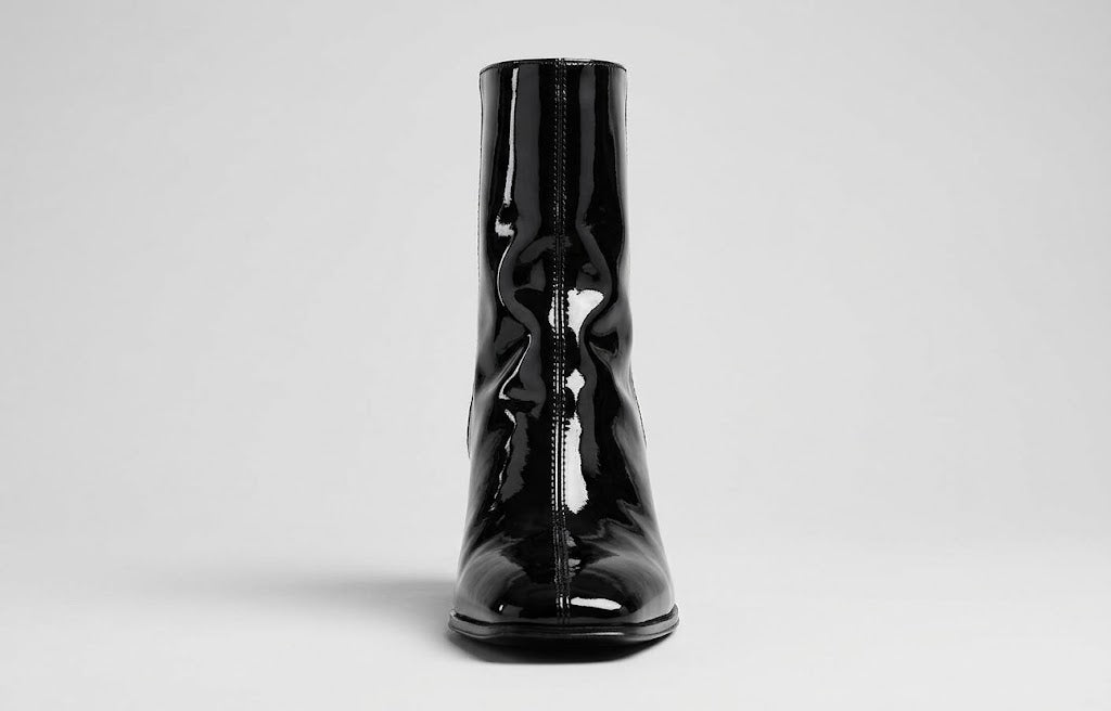 Botines negros de tacón ancho y acabado brillante